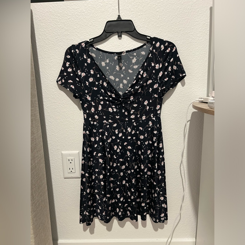 Navy floral v neck mini dress